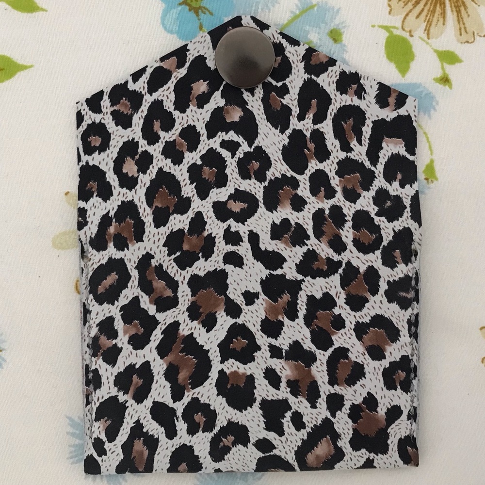 Hand Crafted Leopard Print Wallet - Picture 2 of 5